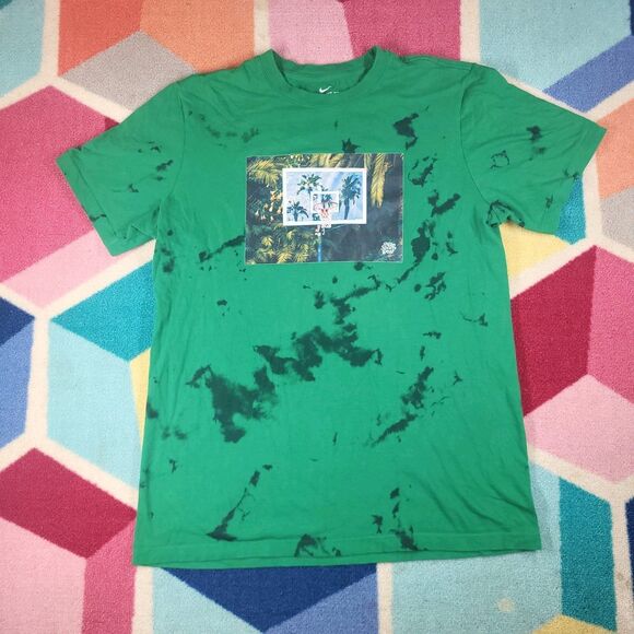 Nike T-Shirt Men's Size Medium Green Tie Dye Graphic Palm Trees... - Picture 1 of 5